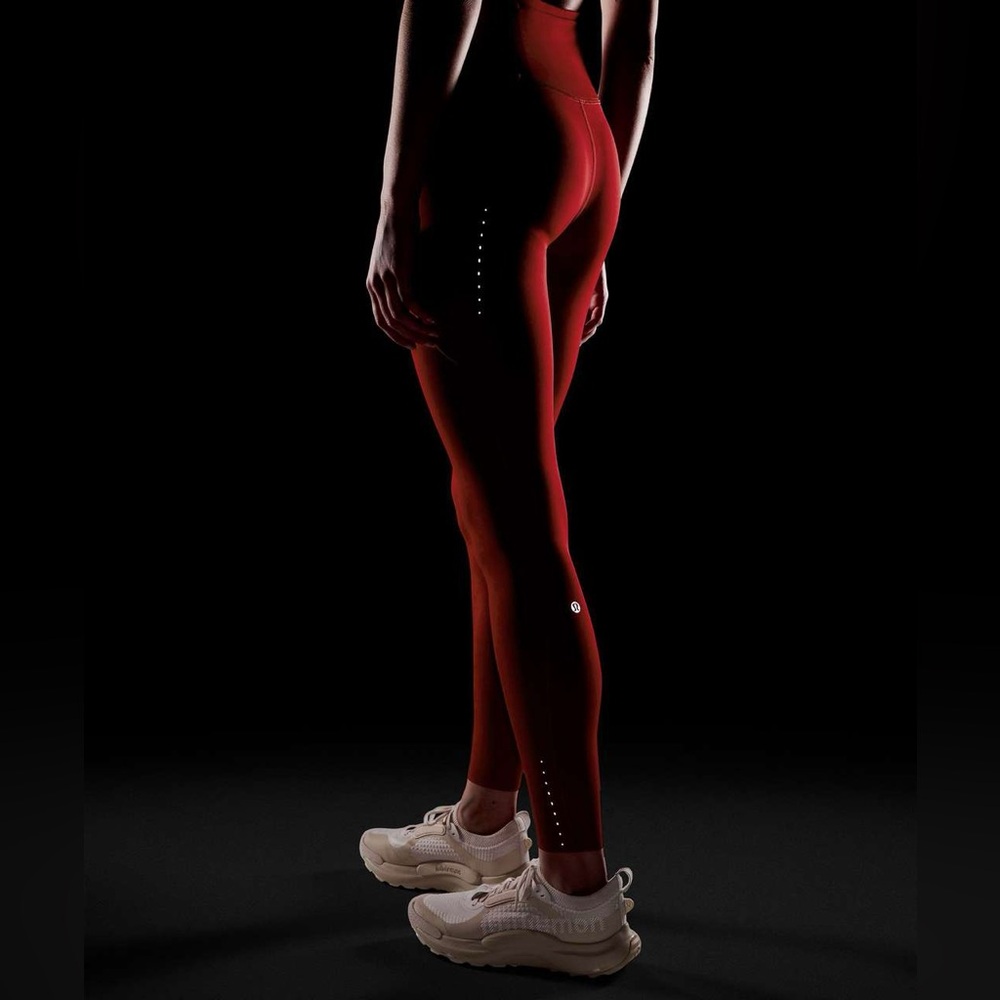 Lululemon Athletica Fast and free HR Tight 25” *pockets - Picture 6 of 13